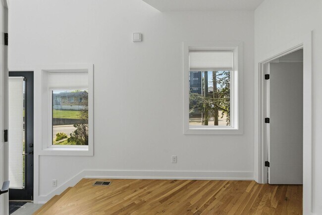 Building Photo - Beautiful 3-BR Property with Rooftop Deck!