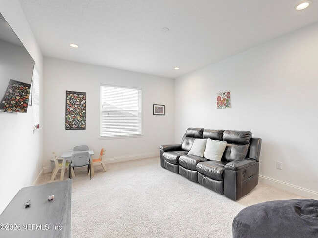 Building Photo - 121 Newfield Wy.