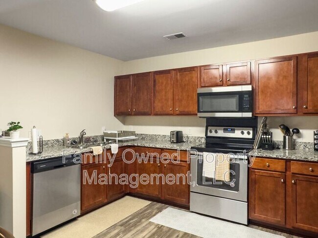 Building Photo - 204 Wildberry Ln