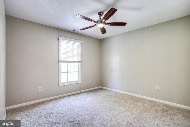 Building Photo - 6412 Highbanks Ct