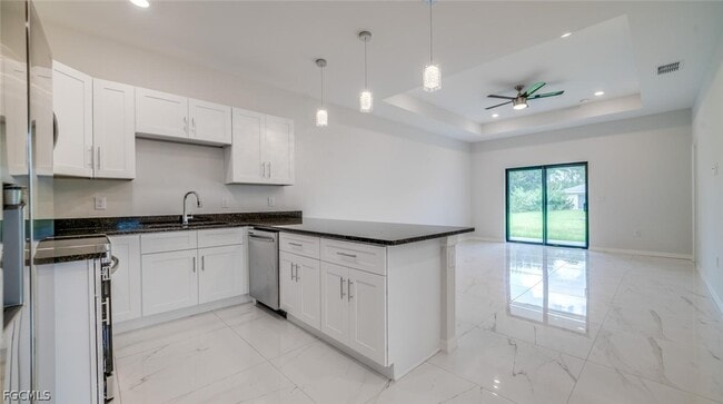 Building Photo - 4864 Golfview Blvd