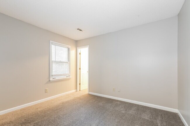 Building Photo - 337 Summer Pl