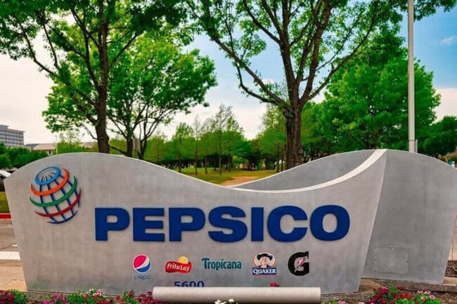 Building Photo - 5445 Town and Country Blvd