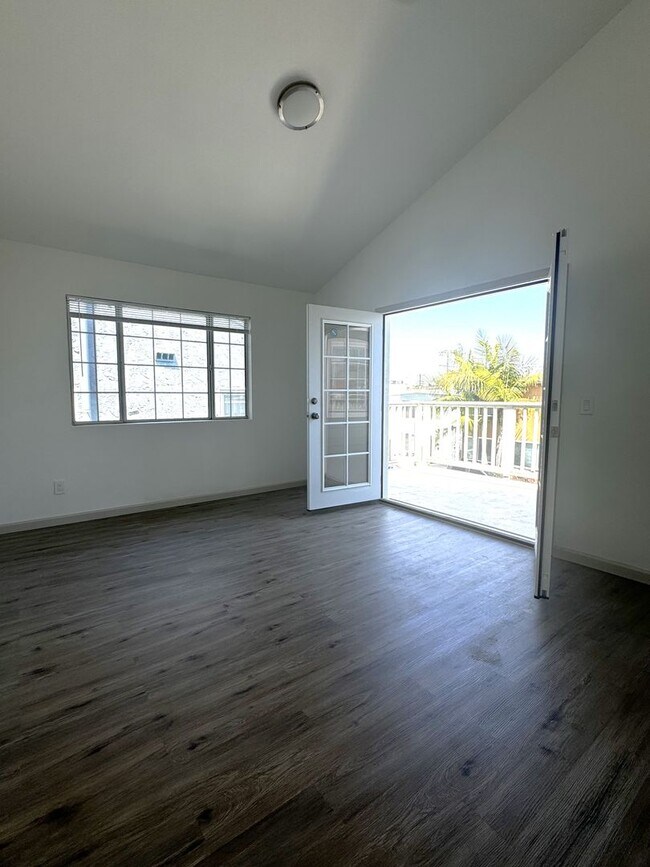Building Photo - 111 Ximeno Ave