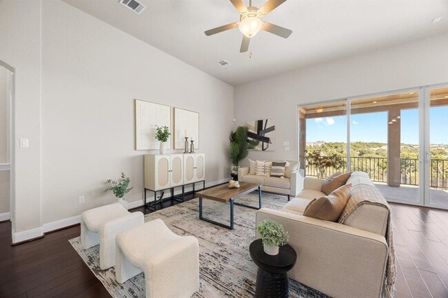 Building Photo - 5501 La Canada Wy