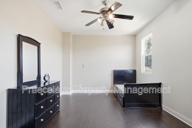 Building Photo - 2792 Camphor Ct