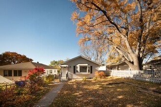 Building Photo - Recently-renovated home perfect for family