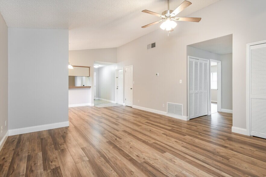 Building Photo - 810 Grand Cayman Ct