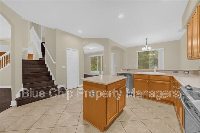 Building Photo - 5864 Lake Melrose Dr