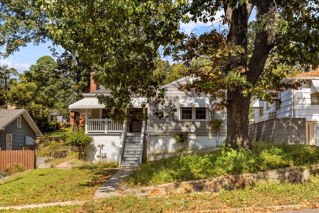 Building Photo - Newly renovated 3 bedroom, 1 bath home.