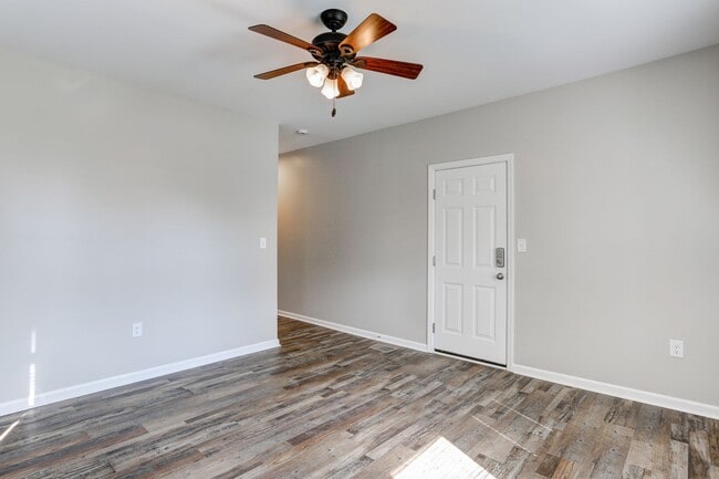 Building Photo - 175 S Enola Dr
