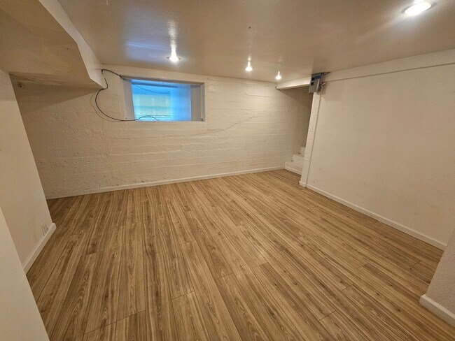 Building Photo - Apartment for Rent in Chico! 2 Bedroom 1 Bathroom + Bonus Room