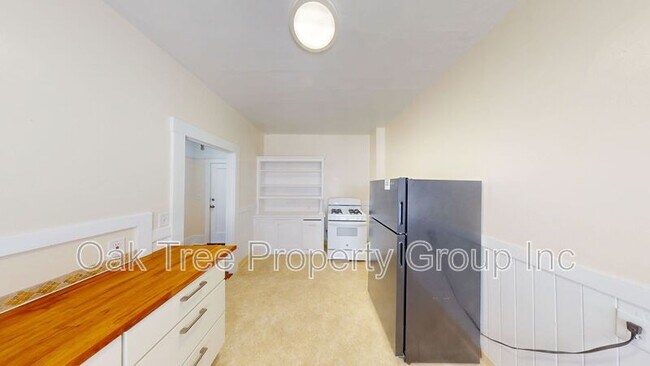 Building Photo - 547 24th St