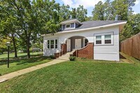 Building Photo - 421 W Morton St