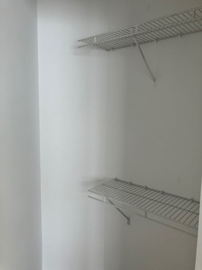 Building Photo - 904 Litchfield Way