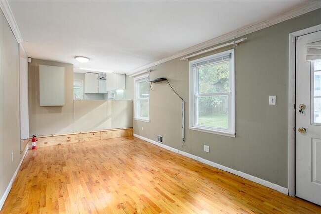 Building Photo - 4089 Longview Dr