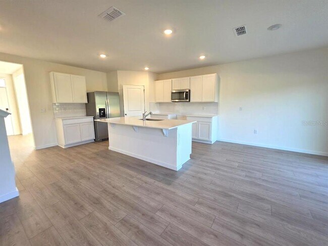Building Photo - 1025 Champion Ridge Dr