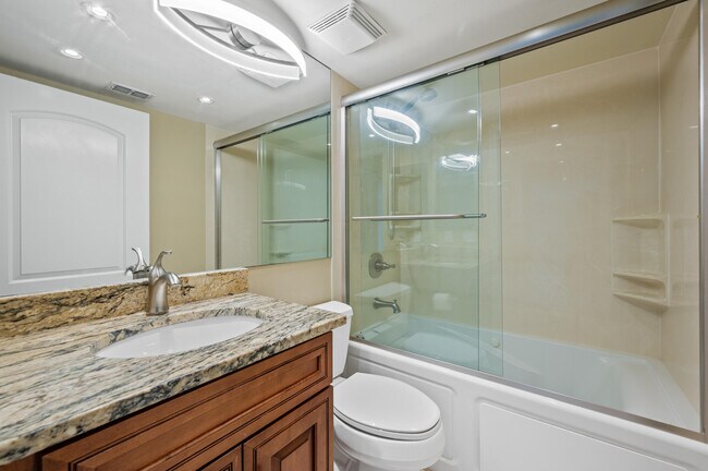 Building Photo - 995 N Hwy A1A