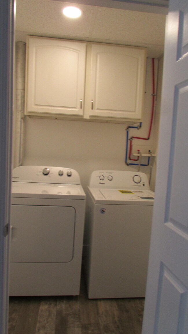 Building Photo - 332 E Fort St