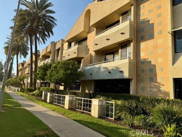 Building Photo - 19009 Sherman Way