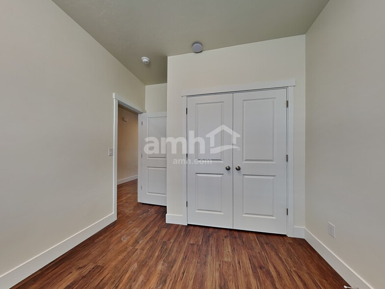 Building Photo - 1317 E Old Mesquite St