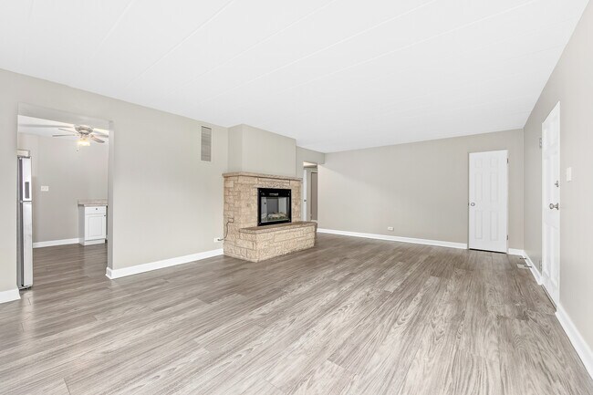 Building Photo - 332 Maple Ave