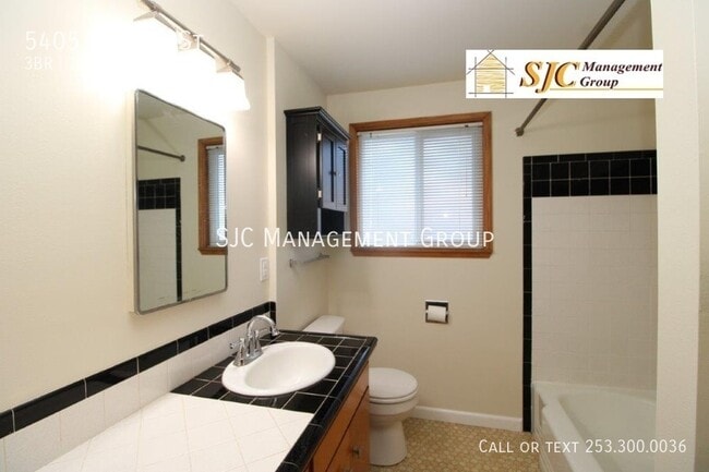 Building Photo - 5405 N 42nd St