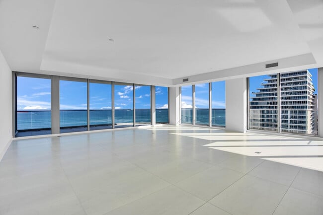 Building Photo - 153 N Seabreeze Blvd