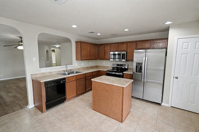 Building Photo - Move-in Ready 3-Bedroom Home Near Lackland AFB - Realtor Commission: $500