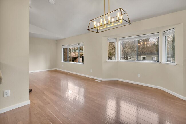 Building Photo - Auburn Area Rambler on dead end-street