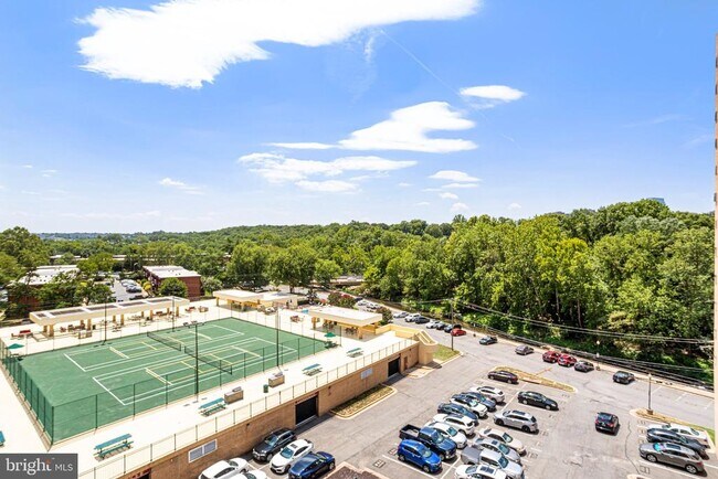 Building Photo - 4500 S Four Mile Run Dr