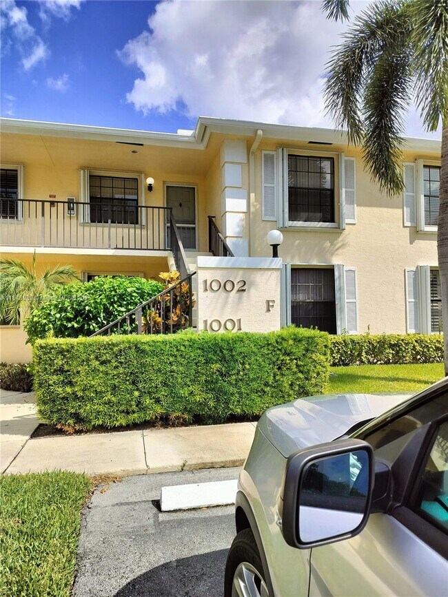 Primary Photo - 1002 Keystone Dr