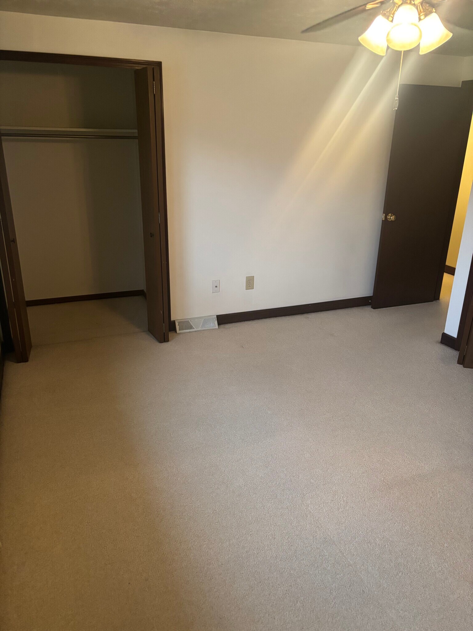 Building Photo - 2960 Thackeray Ave NW