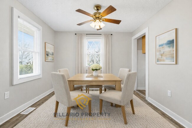 Building Photo - Updated 3 Bedroom Near Forest Manor, Available NOW!