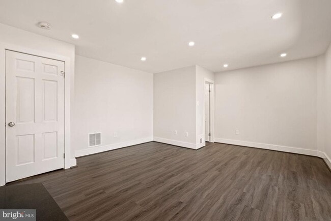 Building Photo - 1110 Wimbledon Dr