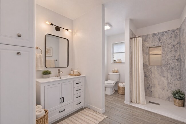 Building Photo - Chic, Bright, and Inviting - Welcome to Lark!