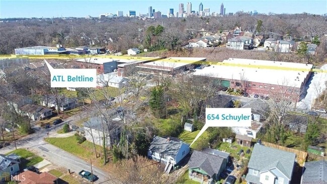 Building Photo - 654 Schuyler Ave SE