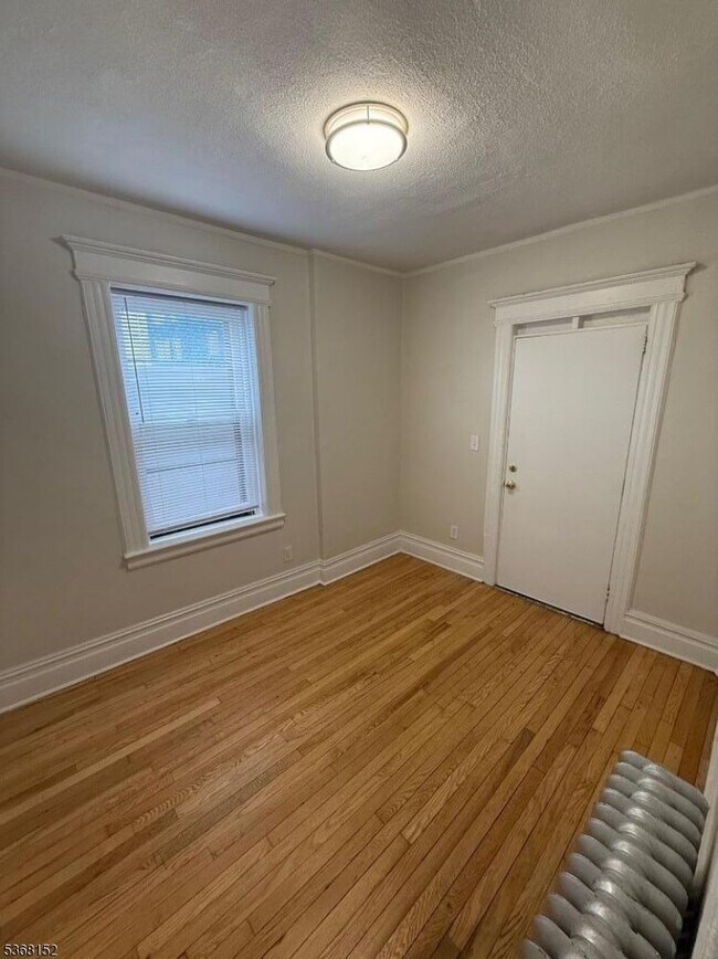 Building Photo - 570 Bloomfield Ave