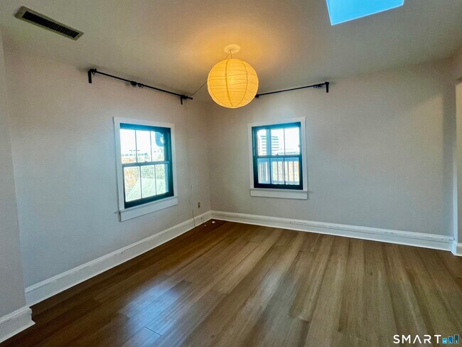 Building Photo - 34-36 Charter Oak Pl