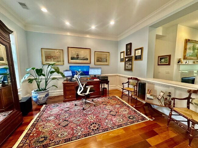 Building Photo - Spacious Beautifully Appointed Two Bedroom...