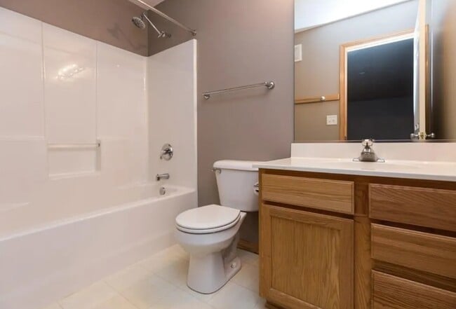 Building Photo - 277 S 79th St