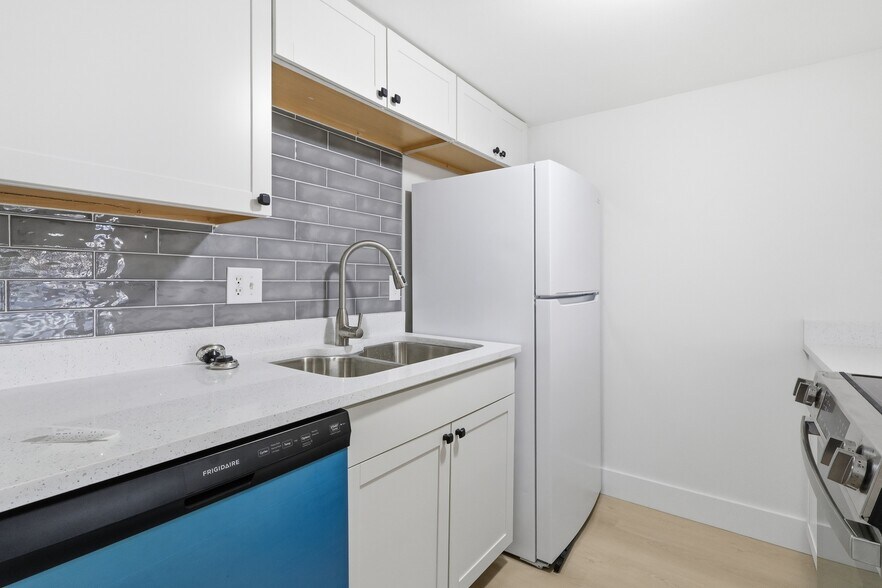 Building Photo - 1024 82nd Terrace N