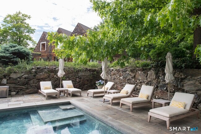 Building Photo - 15 Harrison St