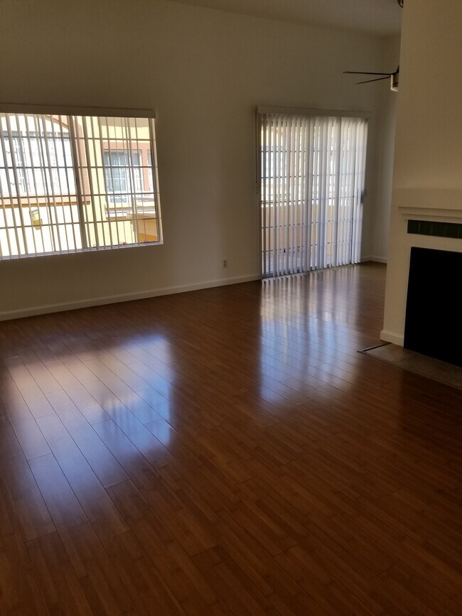 Building Photo - 5440 Thornburn St