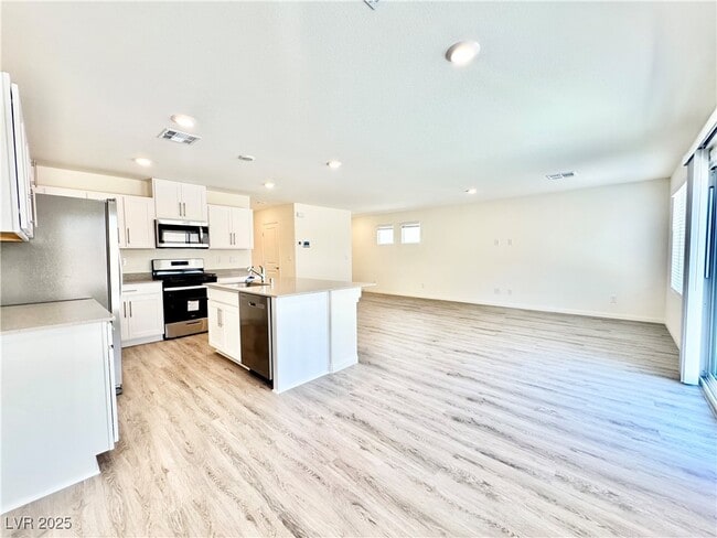 Building Photo - 808 Calm Crystal Ct