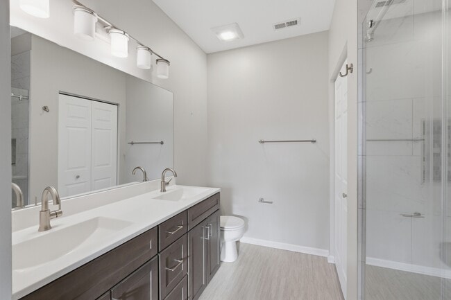 Building Photo - 1586 Millbrook Dr