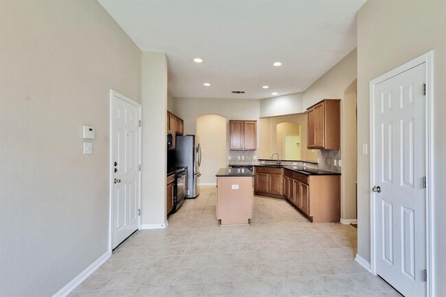 Building Photo - 507 King Eider Ln