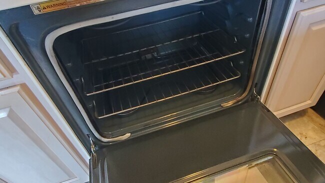 Building Photo - Spacious 2 Bedroom, 1 Bathroom Moraga Condo