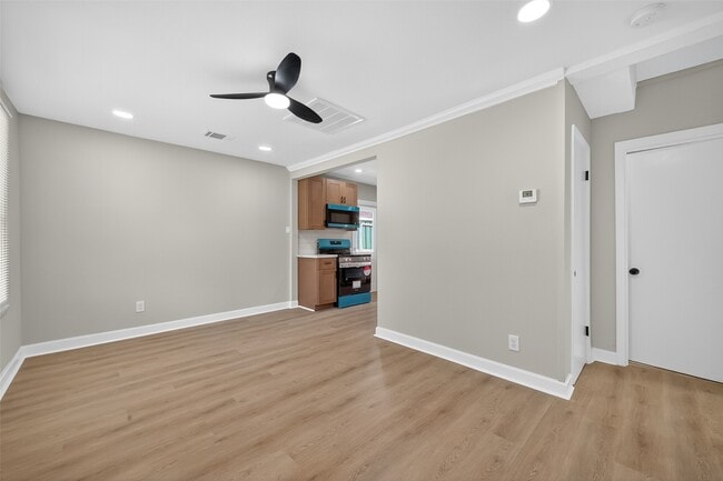 Building Photo - 889 Chas Ln