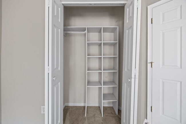 Building Photo - Charming 3BR Home with Large Private Yard Near Downtown Raleigh